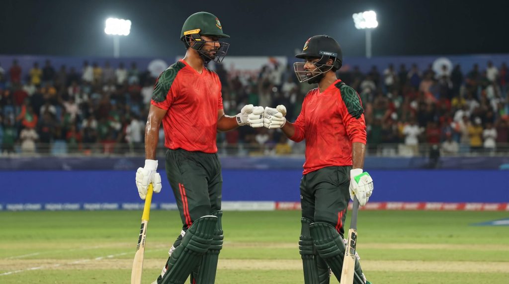 জিম্বাবুয়ের বিপক্ষে দ্বিতীয় টি-টোয়েন্টিতে ব্যাটিং করছেন বাংলাদেশের ওপেনার সাইফ হাসান ও তানজিদ তামিম